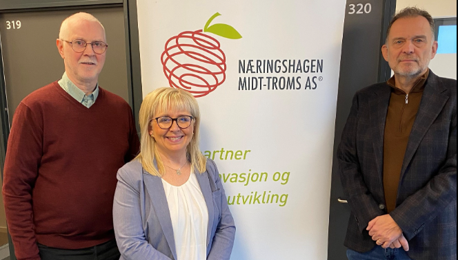 Foto av Jan-Terje Jakobsen, Irene Lange Nordahl og Geir Husby fra Næringshagen Midt-Troms.