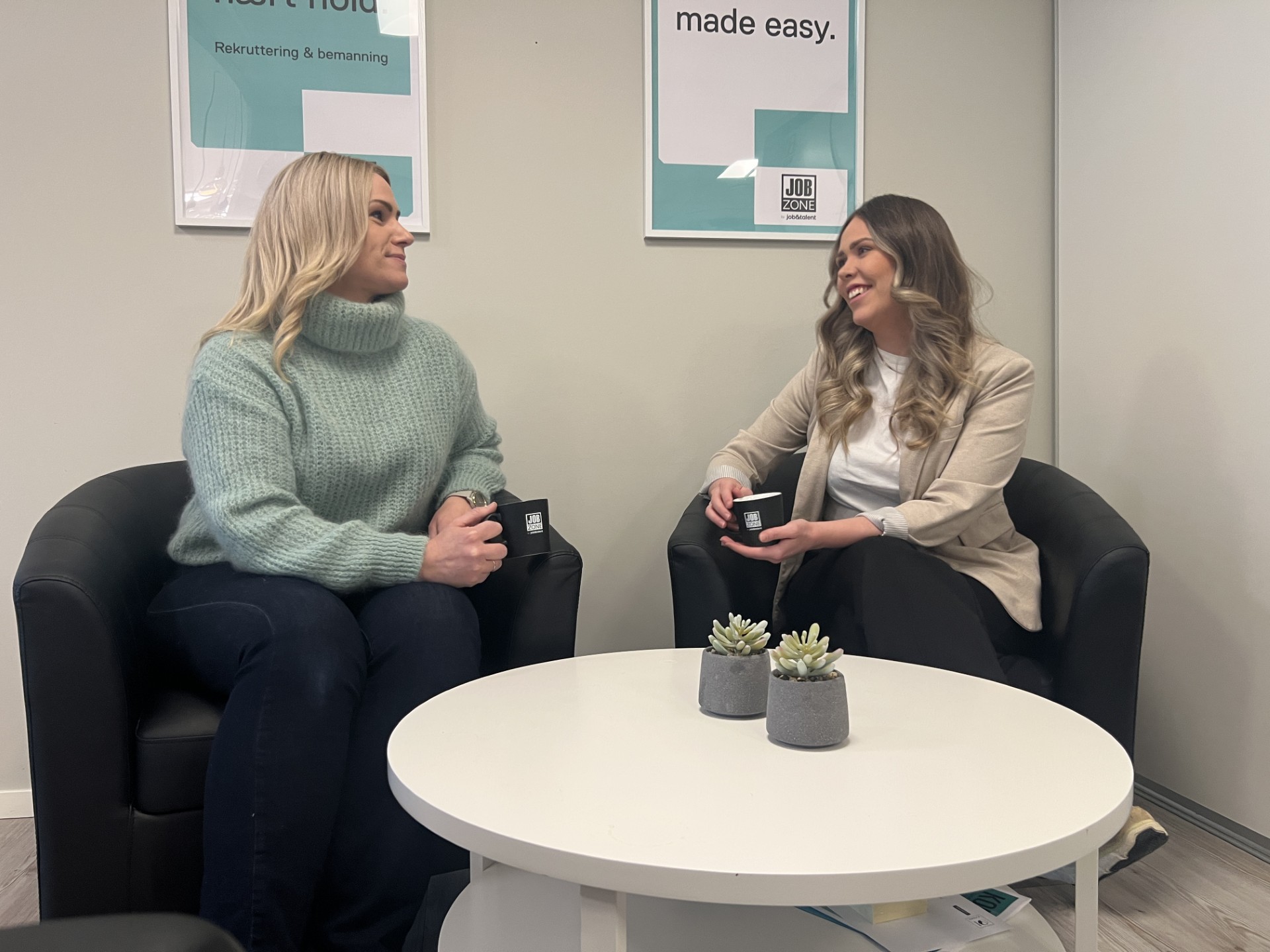 Silje Olsvik fra Jobzone og Karina Iversen fra Næringshagen Midt-Troms.